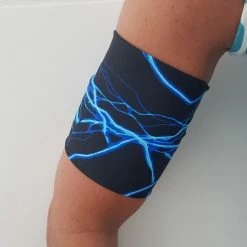 Omnipod-bandjes Lycra Armband Met Lichtflitsen Van 37/38 Cm Ter Bescherming Van De Omnipod Of Sensor Ivm Diabetes, Geschikt Om Mee Te Zwemmen. Beschermt De Sensor Zoals De Freestyle Libre Of De Omnipod