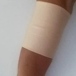 Omnipod-bandjes Effen Beige Lycra Armband Van 35/36 Cm Ter Bescherming Van De Omnipod Of Sensor Ivm Diabetes, Geschikt Om Mee Te Zwemmen. Beschermt De Sensor Zoals De Freestyle Libre Of De Omnipod